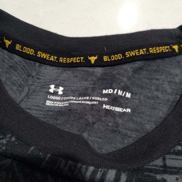 Under Armour The Rock Warrior Mana Hawaiian Floral Active T-Shirt Medium NWOT - Picture 6 of 7